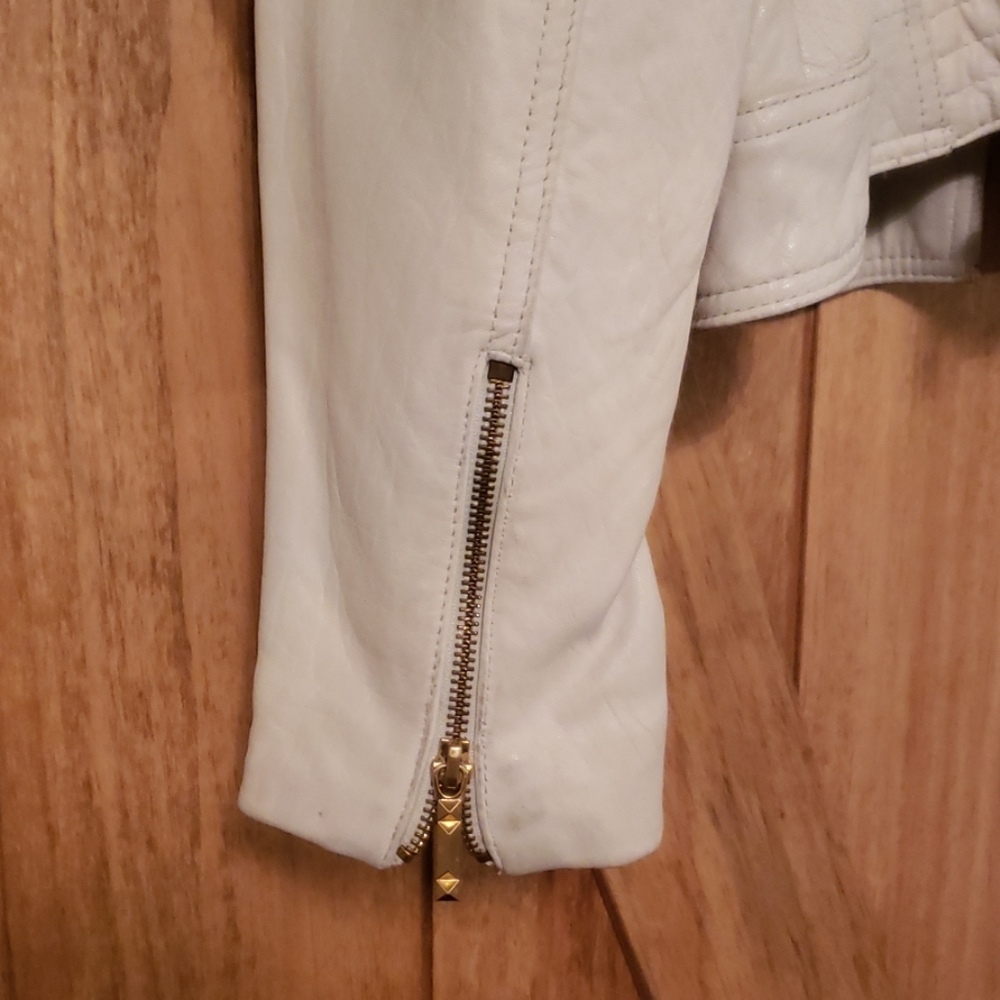 Leather Jacket - Picture 4 of 4